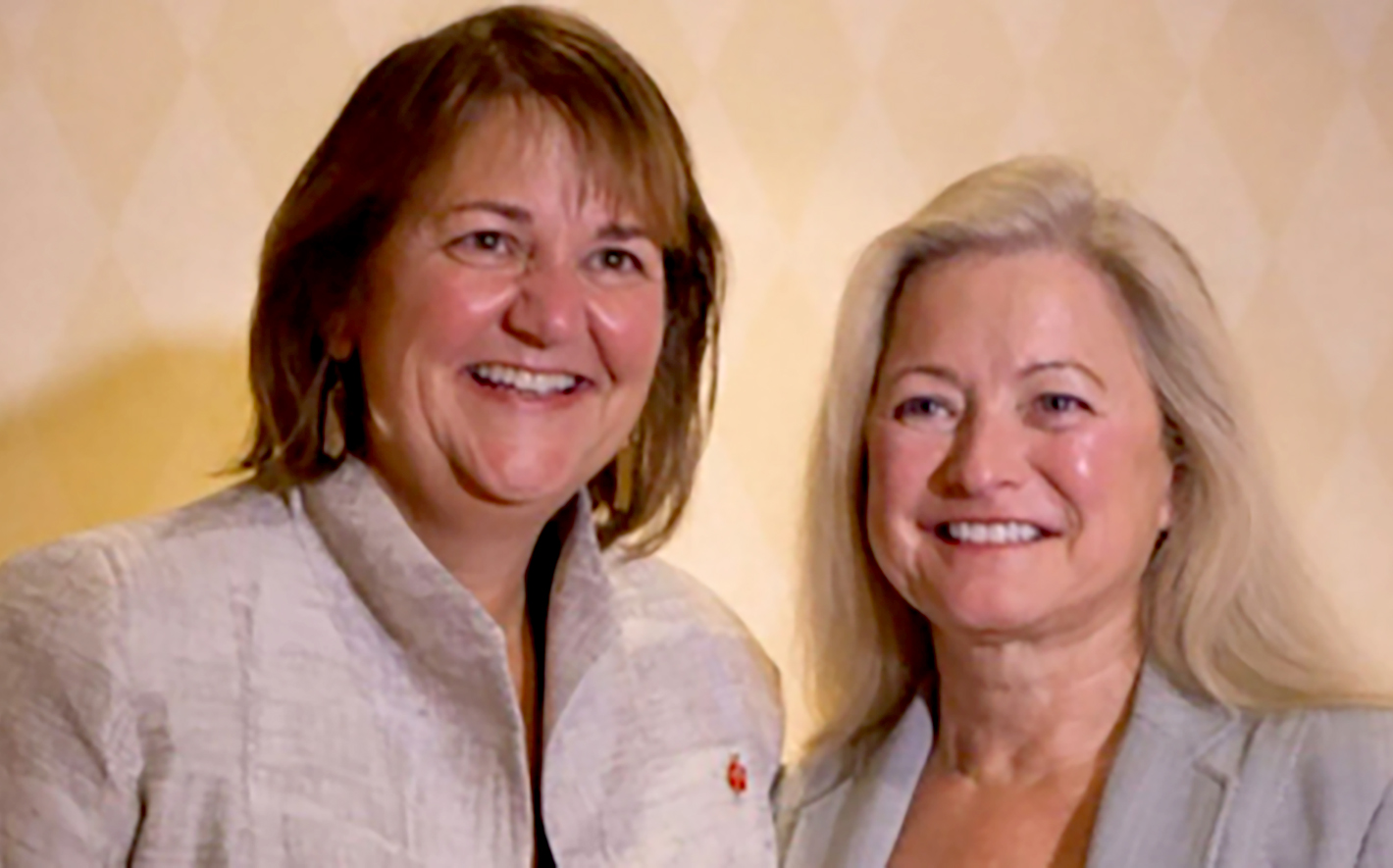 Karen Olivet og Robyn